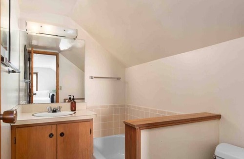 Plainview House | Mid-century Farmhouse- 35 acres- clean & quiet