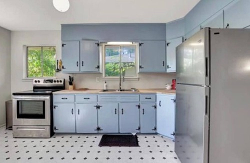 Crestline Heights Cottage | Mid Mod cottage