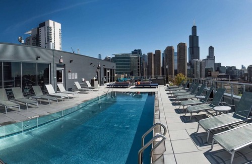 Downtown Chicago Apartment | Million Dollar Views! Luxury Downtown Skyhouse!