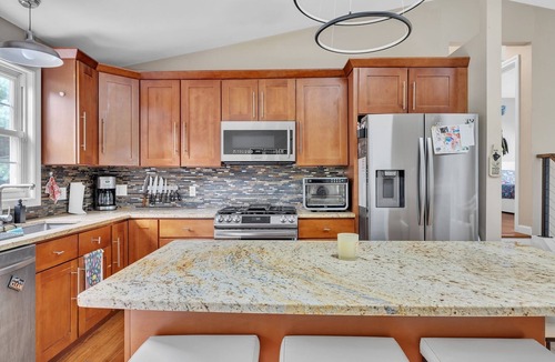 North Providence House | Minimal Modern Home Getaway 4 Bedroom Home