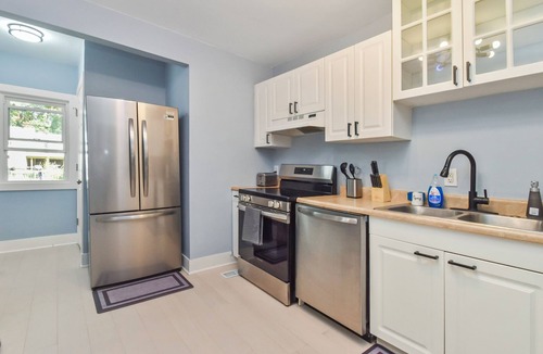Peoria Heights House | Mint: 4BR, 2BA