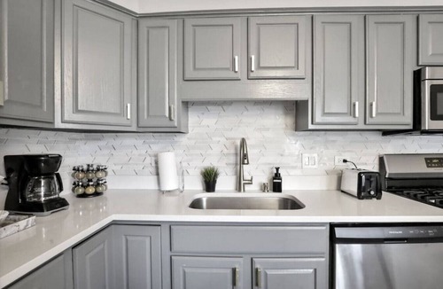 St. Charles House | Minutes to Downtown Saint Charles, Cozy/Chic Home