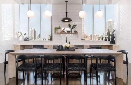 Near North Side Apartment | Mod River North 1BR w/Gym, Pool, near L stop & Beach, by Blueground