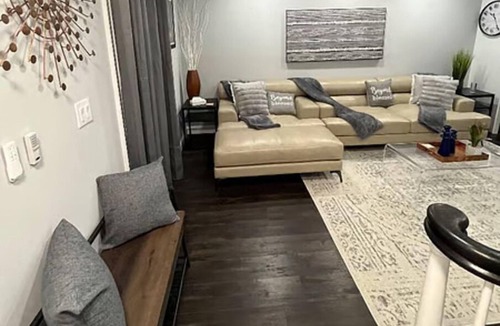 Atlanta House | Modern 2 Bedroom Condo in Quaint Neighborhood