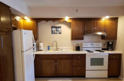 Stockton Apartment | Modern 2 Bedroom Condo With Park Views