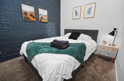 Near South Side Apartment | Modern 2BR 420 Friendly in Chicago South Loop Near Museum Campus, McCormick Place and Soldier Field