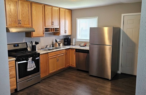 Champaign House | Modern 3BD/2BA near U of I with a large master suite!
