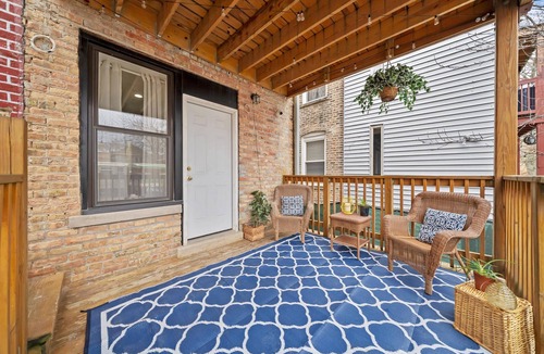 East Albany Park Apartment | Modern 3BR/2BA Retreat with Deck, Grill, and 2GB Speed WiFi in Chicago!