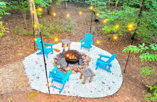Young Harris Cabin | Modern A-Frame in Blairsville - Indoor Hot Tub & Firepit