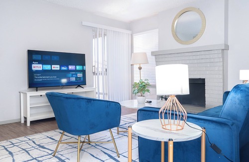 Barton Hills Apartment | Modern and Comfortable 1BR Apartment with Gym and Pool
