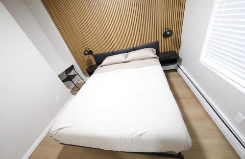 East Boston Apartment | Modern apt in E Boston - Walk to Airport