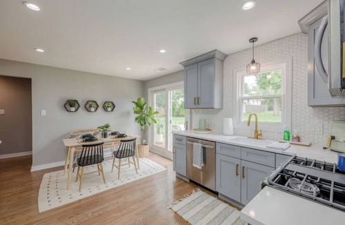Lombard House | Modern Boho house in Lombard 7 min to Metra