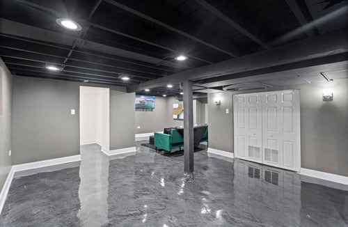 South Chicago House | Modern Bungalow near the beach! 20 minutes to downtown!
