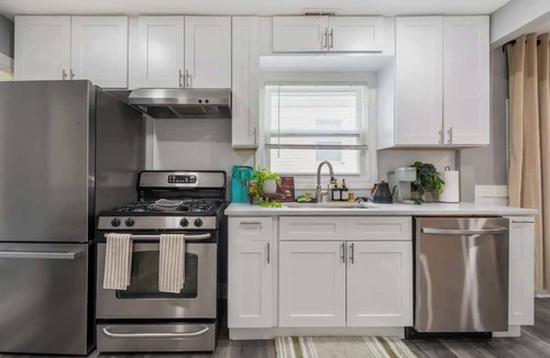 Homewood House | Modern Comfort in Homewood
