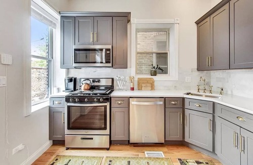 Grand Boulevard House | Modern Historic Greystone - Near Lake - Free Prkg