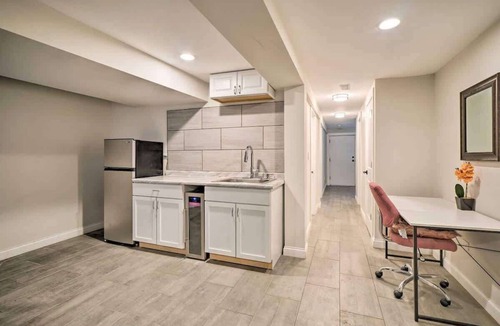 Grand Boulevard House | Modern Historic Greystone - Near Lake - Free Prkg