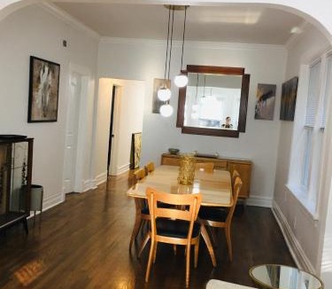 Logan Square Apartment | Modern Logan Square 1 bedroom Flat