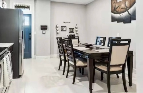 Bloomington Apartment | Modern Luxury Stay near ISU & Downtown