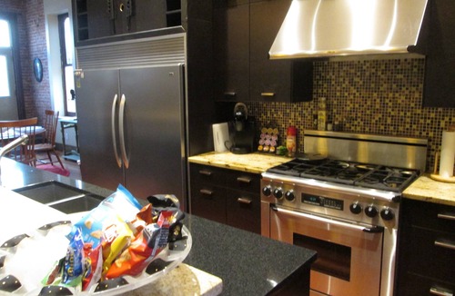 Belleville Condo | Modern meets Historic, Natural Lighting + High Ceilings, Near Metro