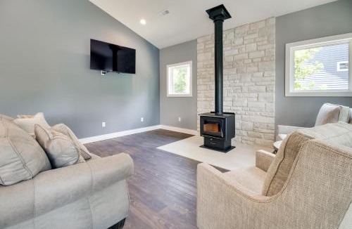 Mountain Home House | Modern Norfork River Cabin Rental w/Shared Dock!