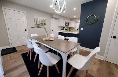 Fox Valley House | Modern Oasis in Glen Ellyn