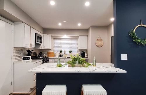 Fox Valley House | Modern Oasis in Glen Ellyn