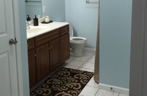 Bristol House | Modern Open Floor Plan Townhouse Convenient For Events At Bristol Motor Speedway