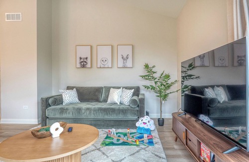 Morris House | Modern Ranch home, Pet Friendly, No Stairs. Near Rock Run Casino, Restaurants
