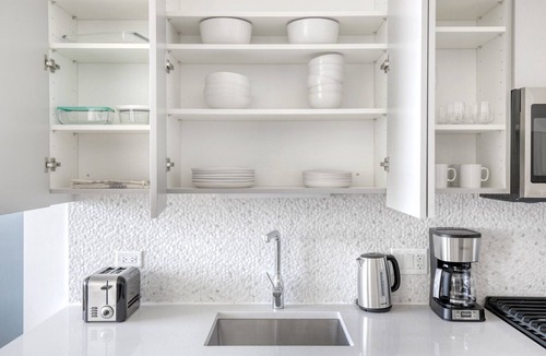 South Loop Apartment | Modern South Loop 1BR w/Gym & Pool, nr Grant Park, by Blueground