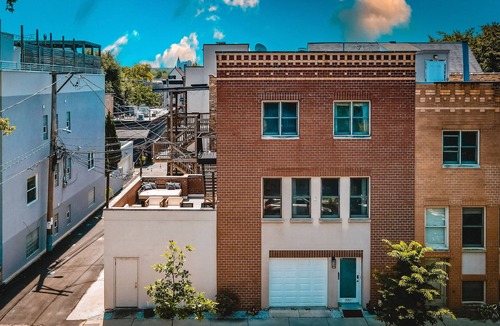 Bucktown House | Modern Townhome With King Suite & Private Patio