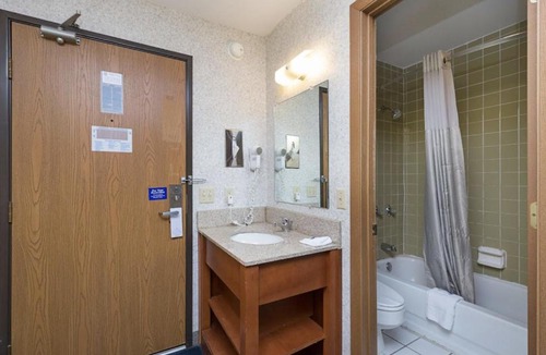 Quad Cities Hotel | Moline Bell