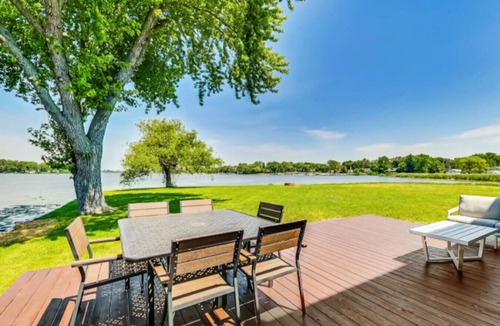 Ingleside House | Monthly and Seasonal Luxury Lakefront 5 bed 5.5 bath Estate with Private Beach
