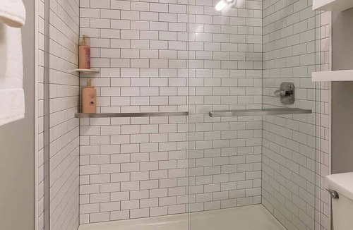 Buena Park Apartment | Montrose Studio:Your Uptown Base