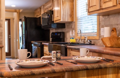 Satin Cabin | Moon River Ranch