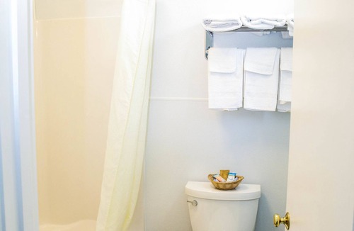 Brunswick Hotel | Moonlight Inn