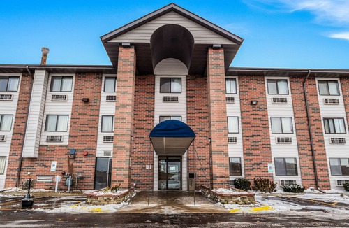 Elk Grove Village Hotel | Motel 6-Elk Grove Village, IL