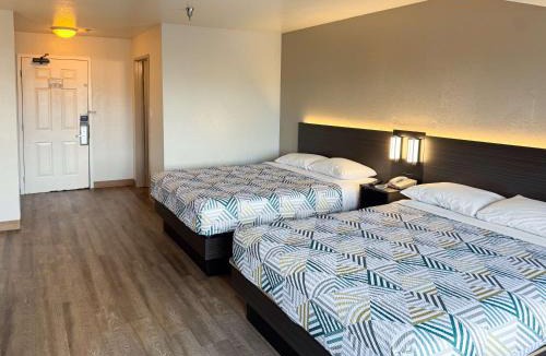 Glenview Hotel | Motel 6-Glenview, IL - Chicago North