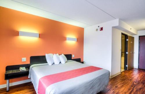 Lansing Hotel | Motel 6-Lansing, IL - Chicago South