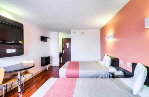 Lansing Hotel | Motel 6-Lansing, IL - Chicago South