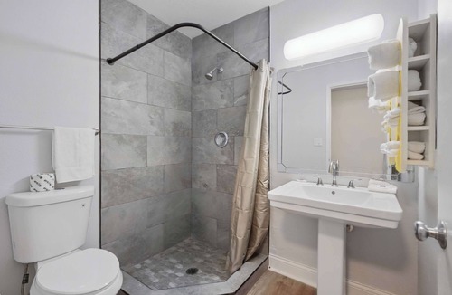 Normal Hotel | Motel 6 Normal, IL - Bloomington Area