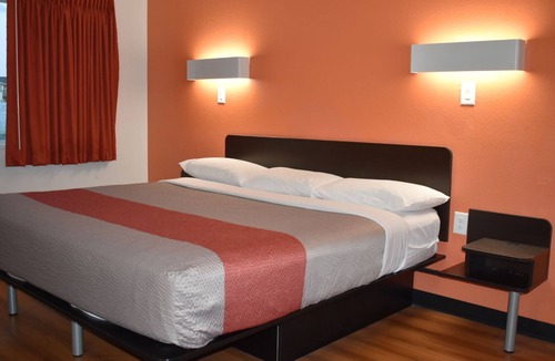 Springfield Hotel | Motel 6 Springfield, IL