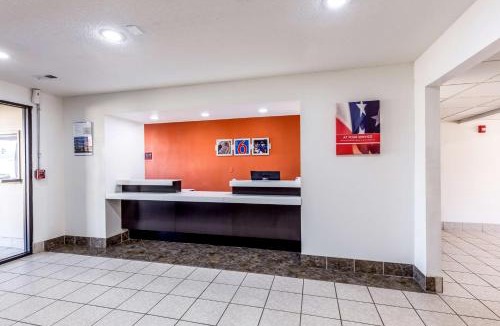 Troy Hotel | Motel 6-Troy, IL