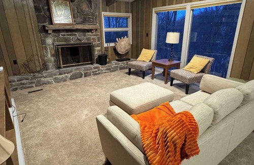 Charter Hills Ski Chalet | Mountain Fox Summary:
