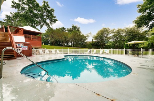 Pigeon Forge Apartment | Mountain Meadows