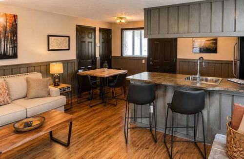 Caton House | Mountain Views at Dolly's Castle Unit 7
