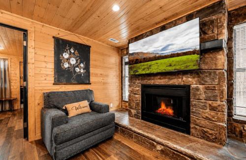Caton House | Mountain Views at Dolly's Castle Unit 4