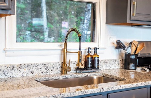 Stanley Cabin | Mountain Views, Pets, Hot Tub, Fire Pit, Sleeps 5