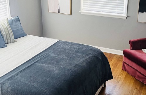 Mount Carmel House | Mt Carmel's Cottage - Adjacent to Wabash Valley College - 3bed/2bath - sleeps 11