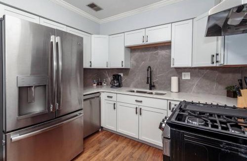 Old Town Apartment | MTM Fully Furnished Rental in Old Town - 2 Beds