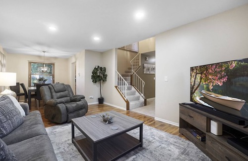 Fox Valley House | Naperville FHS Rental - Woodview Lane
